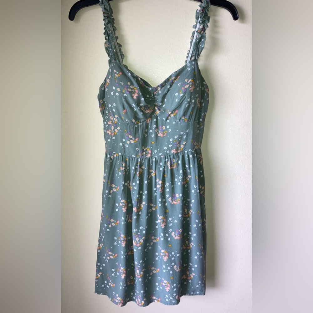 Floral green As U Wish dress w/ built in padding. Size Medium